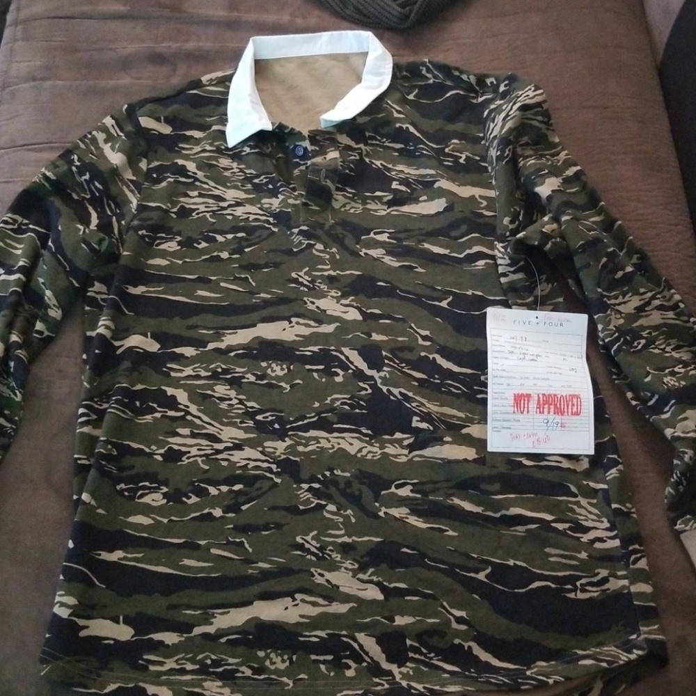Men Top - Picture 3 of 4
